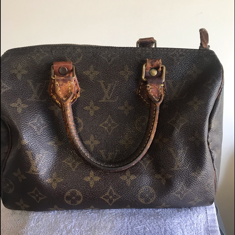 Authentic Louis Vuitton speedy 25